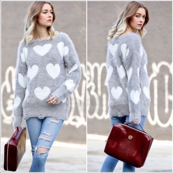 NWT 🌼LAST ONE🌼 Fabulous Gray/White Heart Sweater - Picture 4 of 4